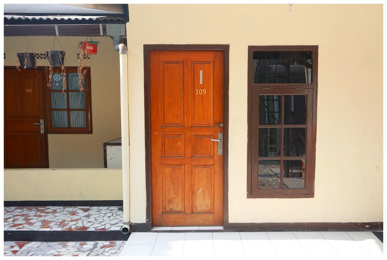 บูดี เฮาส์ แอนด์ ฟู้ด สเตชั่น Bed & Breakfast บันดุง ภายนอก รูปภาพ