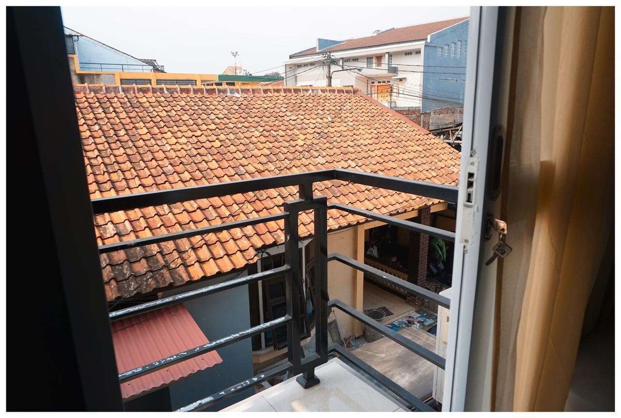บูดี เฮาส์ แอนด์ ฟู้ด สเตชั่น Bed & Breakfast บันดุง ภายนอก รูปภาพ