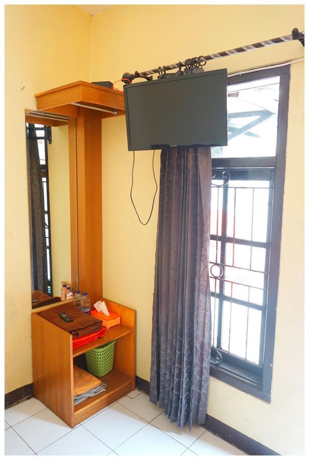 บูดี เฮาส์ แอนด์ ฟู้ด สเตชั่น Bed & Breakfast บันดุง ภายนอก รูปภาพ