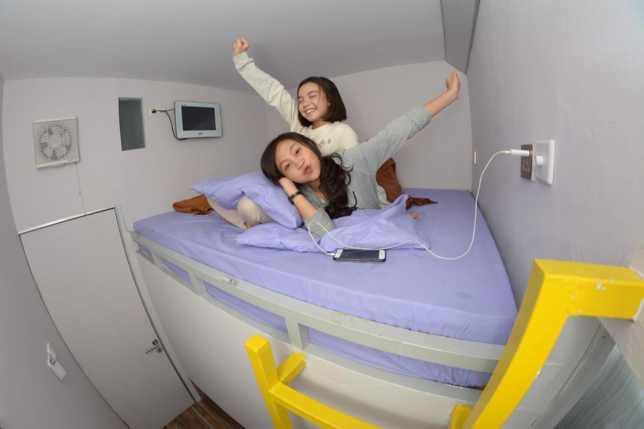 บูดี เฮาส์ แอนด์ ฟู้ด สเตชั่น Bed & Breakfast บันดุง ภายนอก รูปภาพ